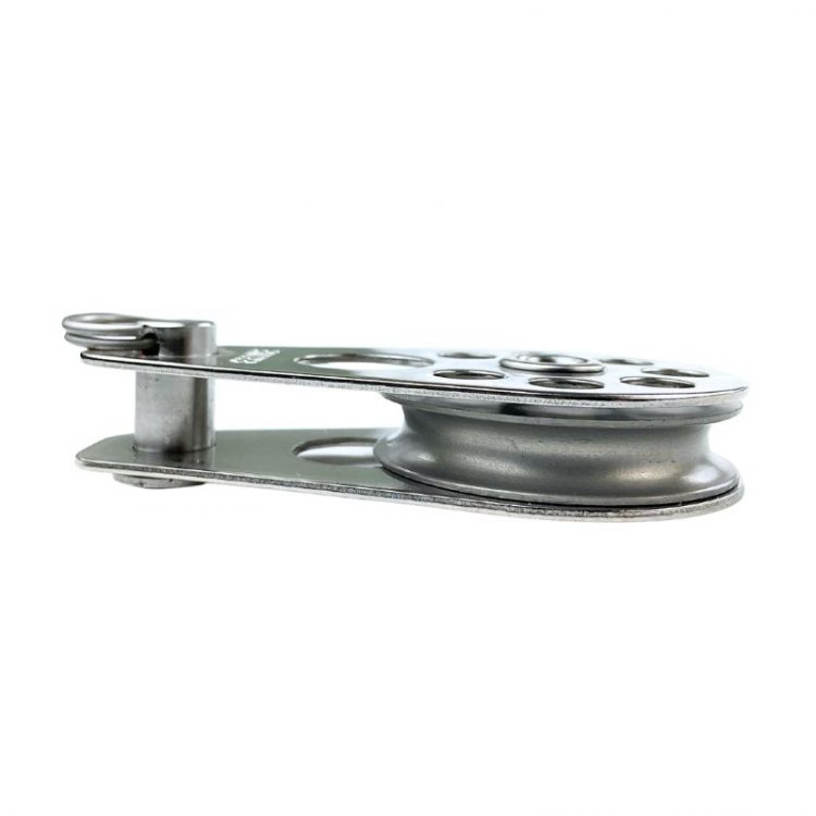 détails de la poulie pour câble en inox Wichard. Simple réa alu
